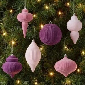 NIB Flocked Finial Christmas Tree Ornament
Set 6pc Pink - Wondershop